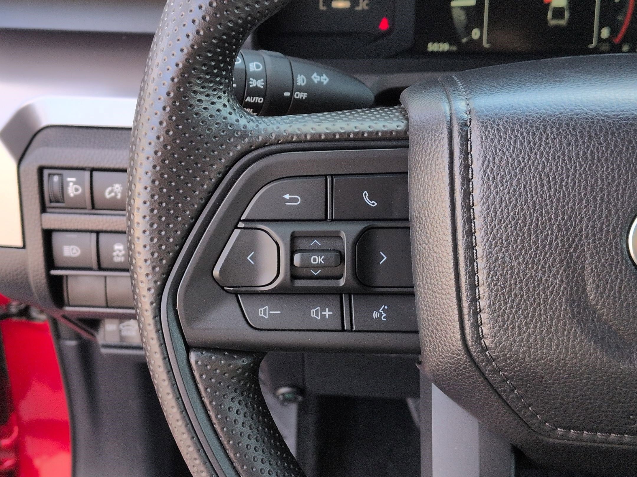 Used 2025 Toyota Tacoma SR5 RWD image 19