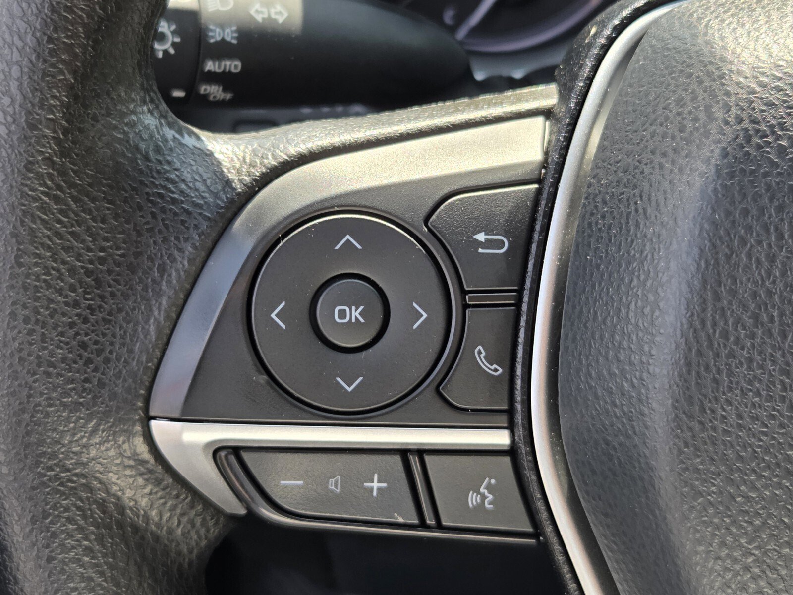 Used 2022 Toyota Camry LE image 24