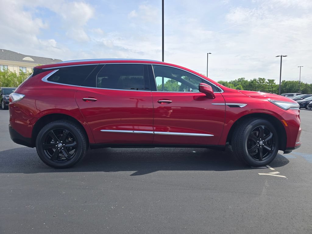 Used 2023 Buick Enclave Essence w/ Sport Touring Edition AWD/4WD image 18