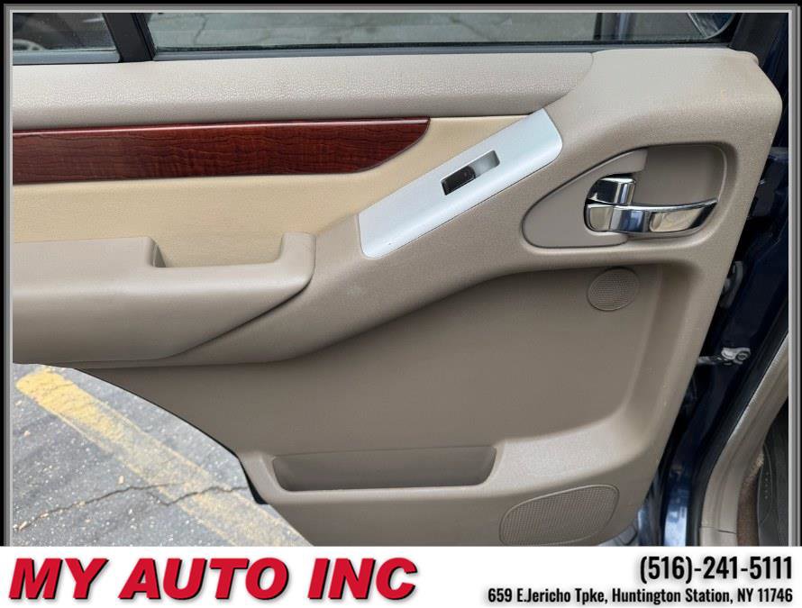 Used 2011 Nissan Pathfinder LE image 36