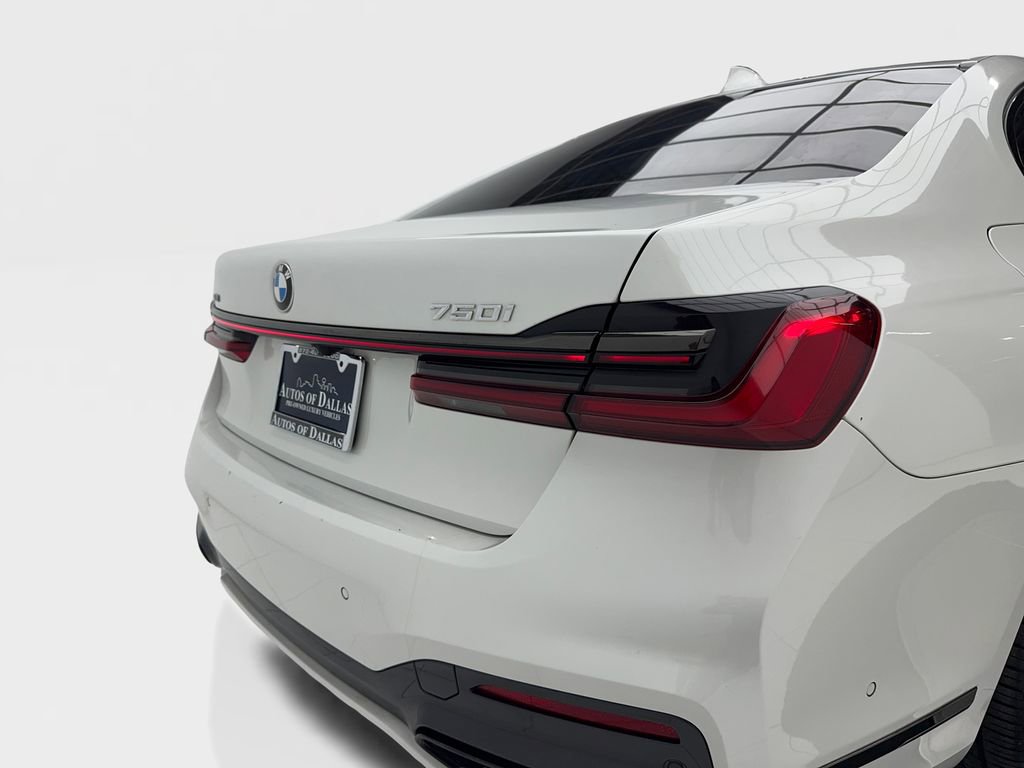 Used 2022 BMW 750i xDrive w/ Executive Package AWD/4WD image 9