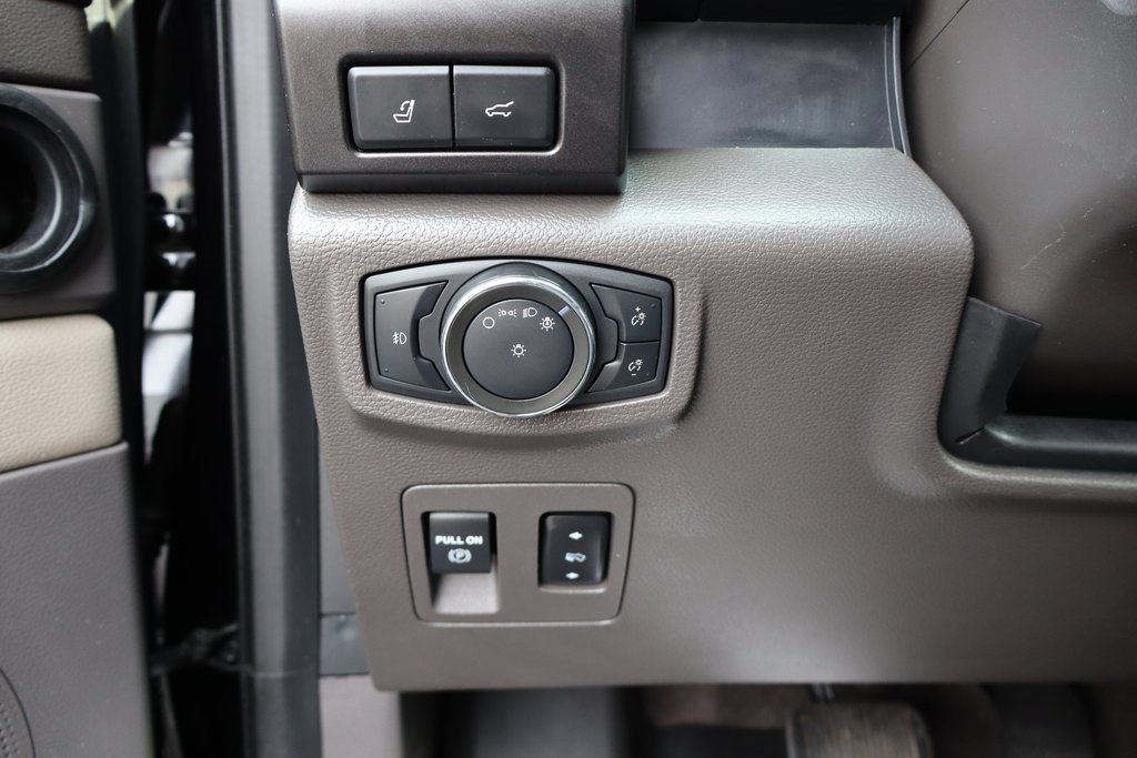 Used 2020 Ford Expedition Limited image 17