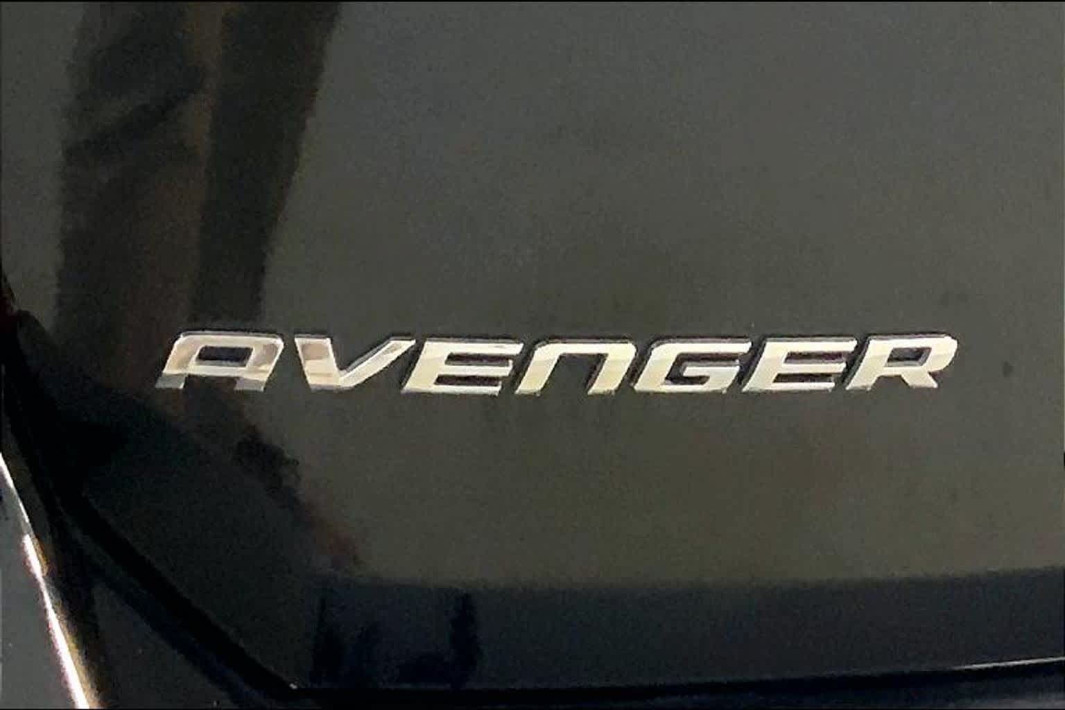 Used 2013 Dodge Avenger SE FWD image 28