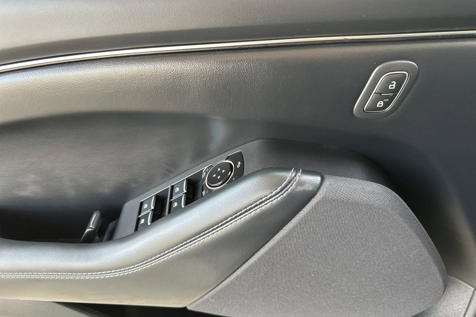 Used 2023 Ford Mustang Mach-E Select image 11