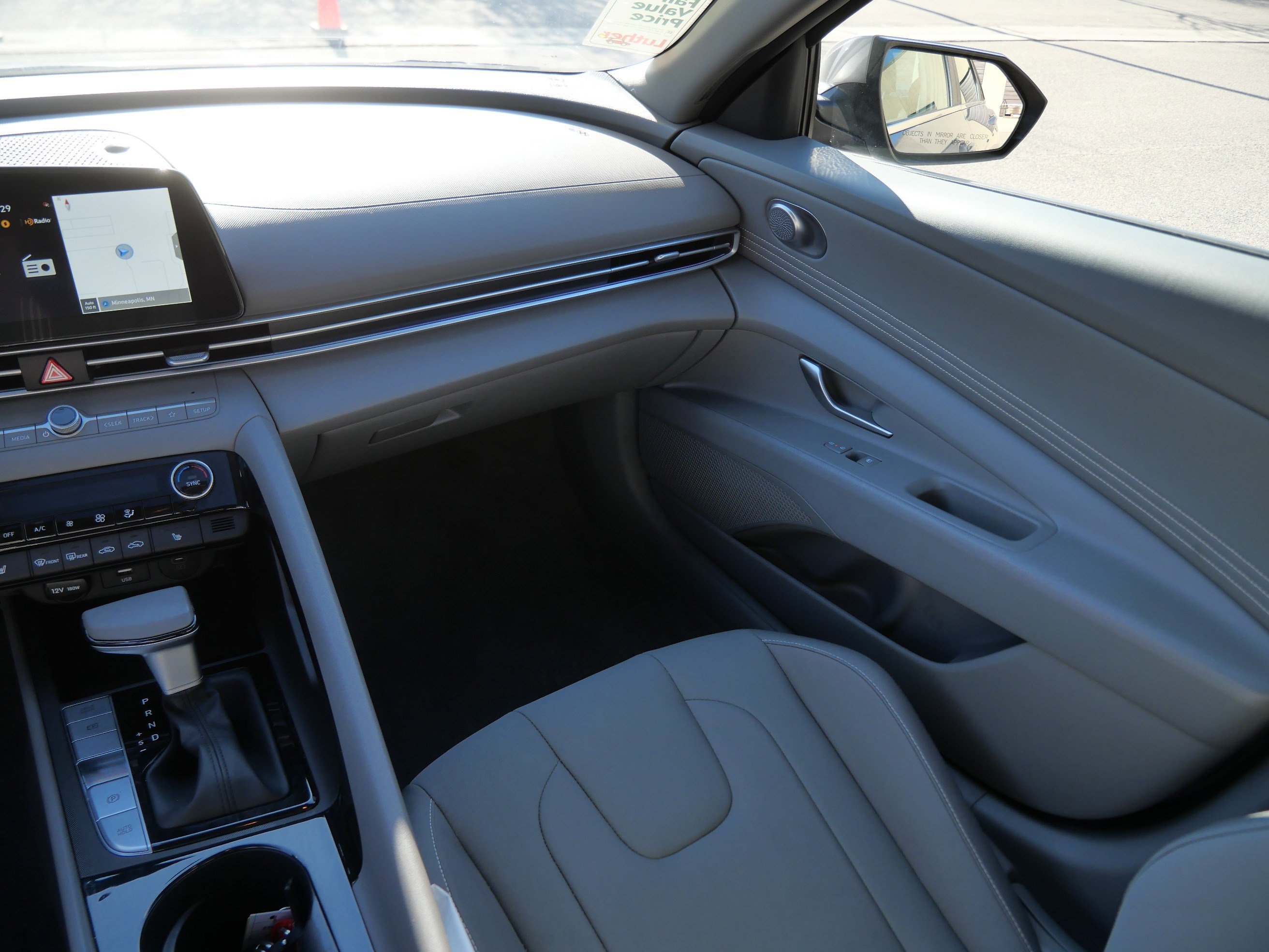 Used 2025 Hyundai Elantra SEL FWD image 11
