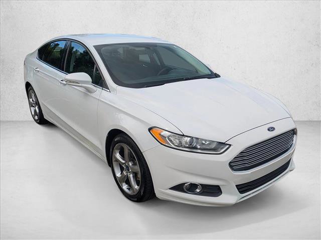 Used 2016 Ford Fusion SE w/ Equipment Group 201A image 3