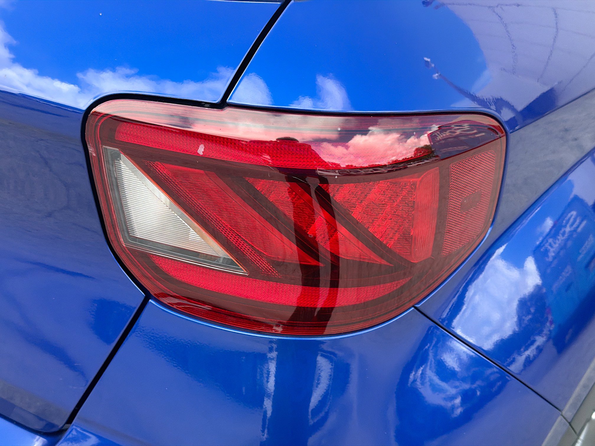 Used 2022 Hyundai Venue Limited FWD image 27
