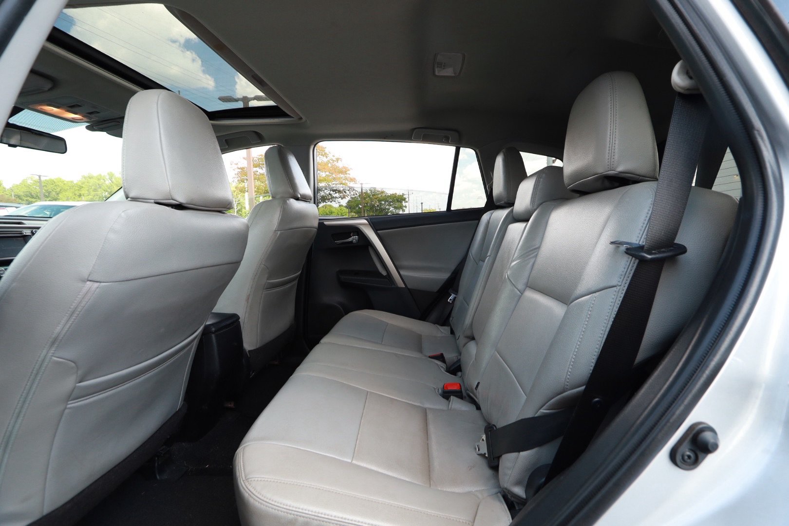 Used 2014 Toyota RAV4 XLE FWD image 22