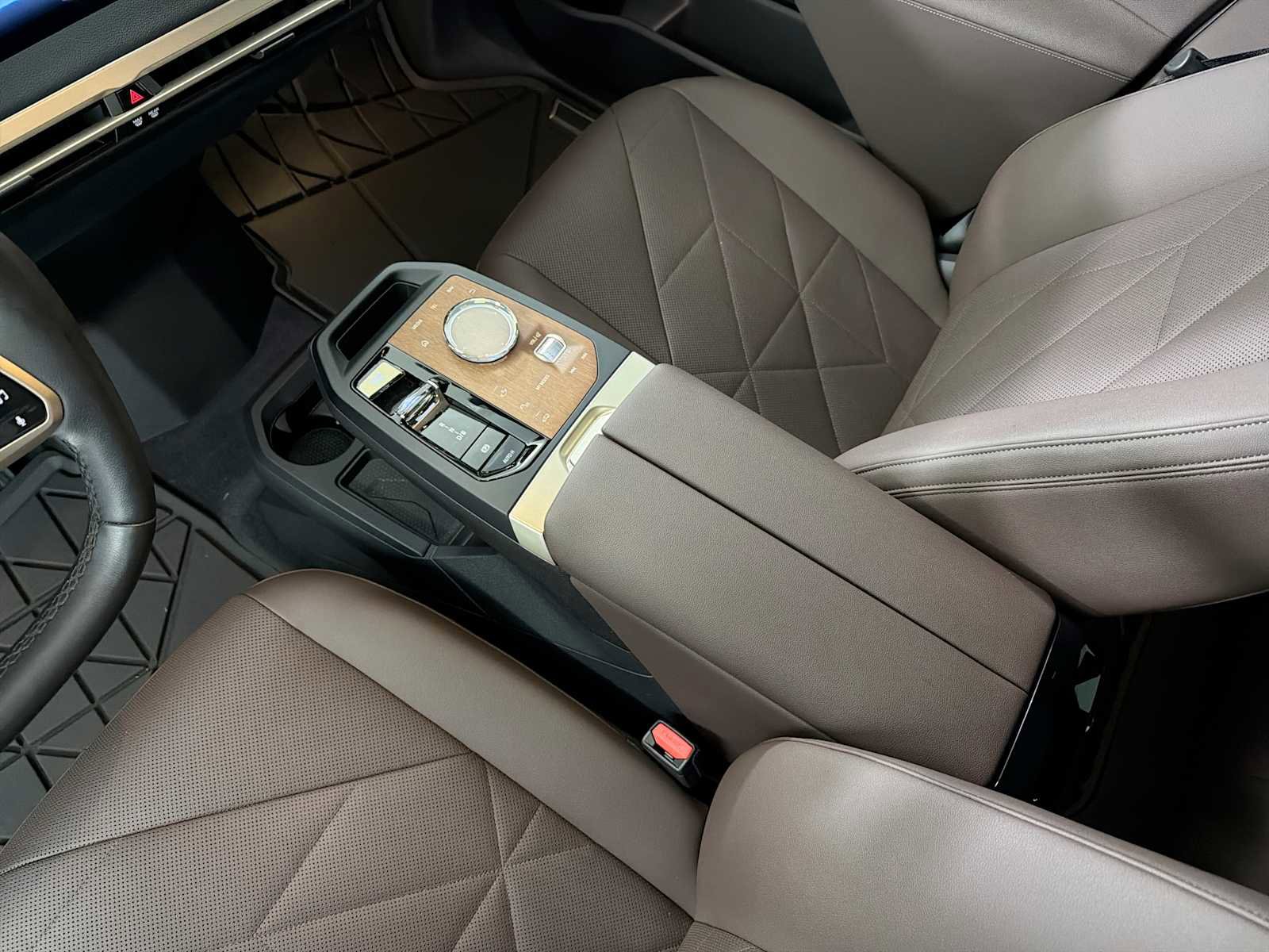 Certified 2023 BMW iX xDrive50 w/ Premium Package image 22