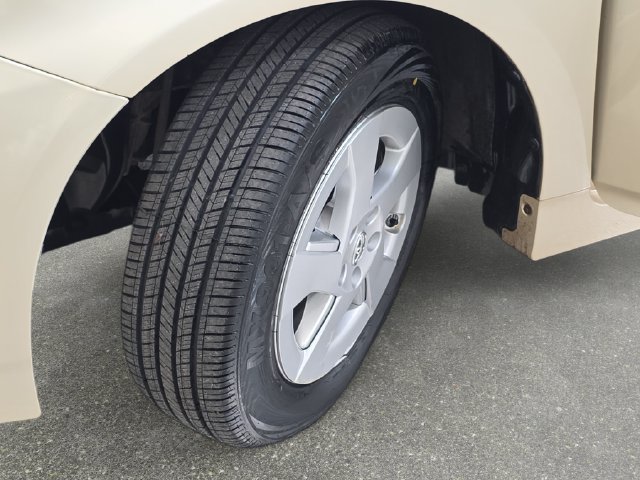 Used 2010 Toyota Prius Two FWD image 29