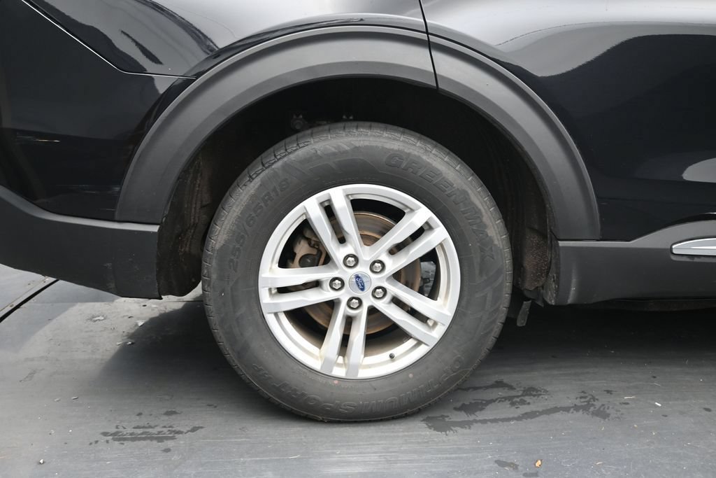 Used 2020 Ford Explorer XLT w/ Equipment Group 202A AWD/4WD image 12