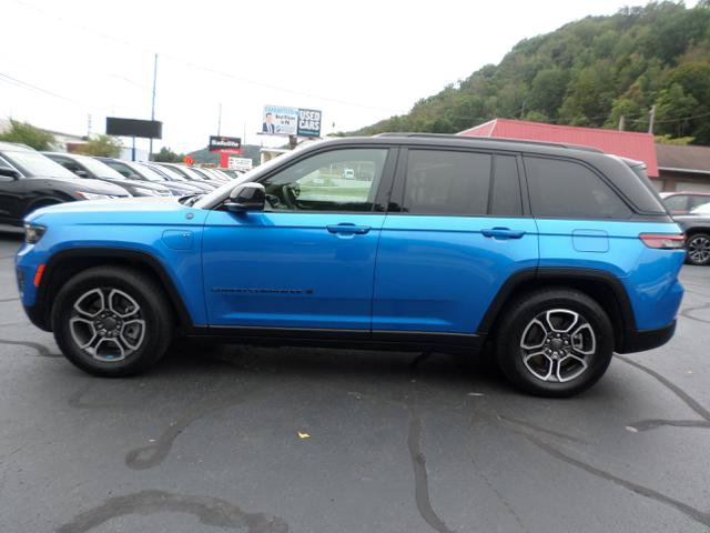Used 2022 Jeep Grand Cherokee Trailhawk w/ Advanced Protech Group II AWD/4WD image 9