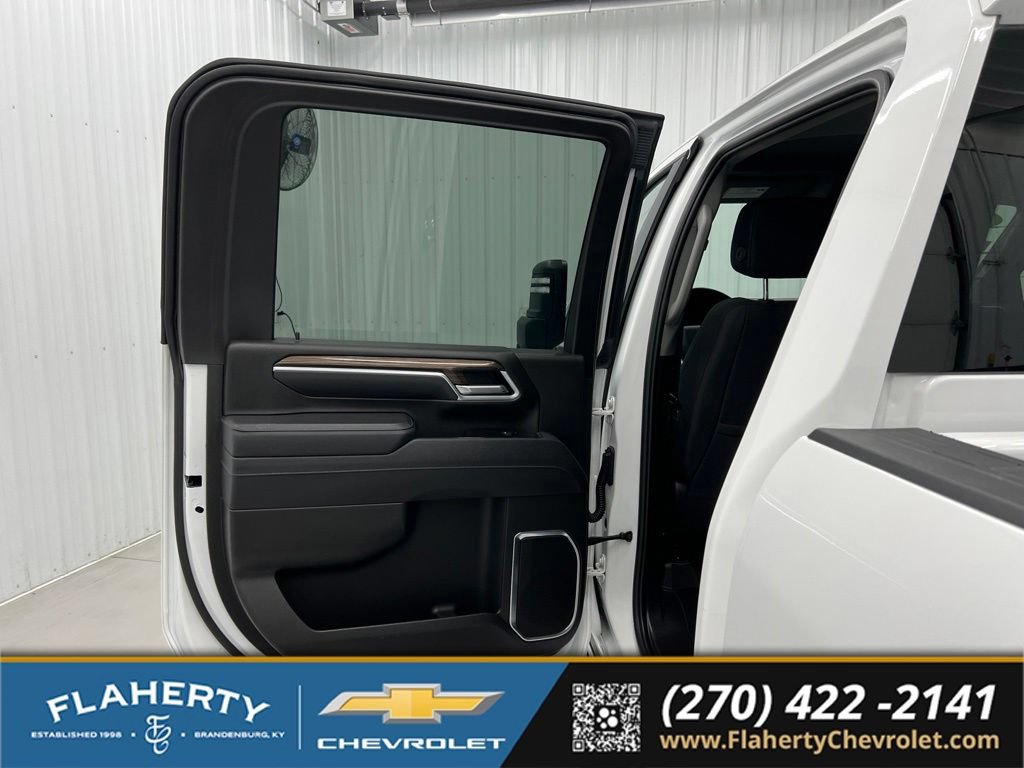 Used 2025 Chevrolet Silverado 2500 LT w/ Convenience Package AWD/4WD image 10