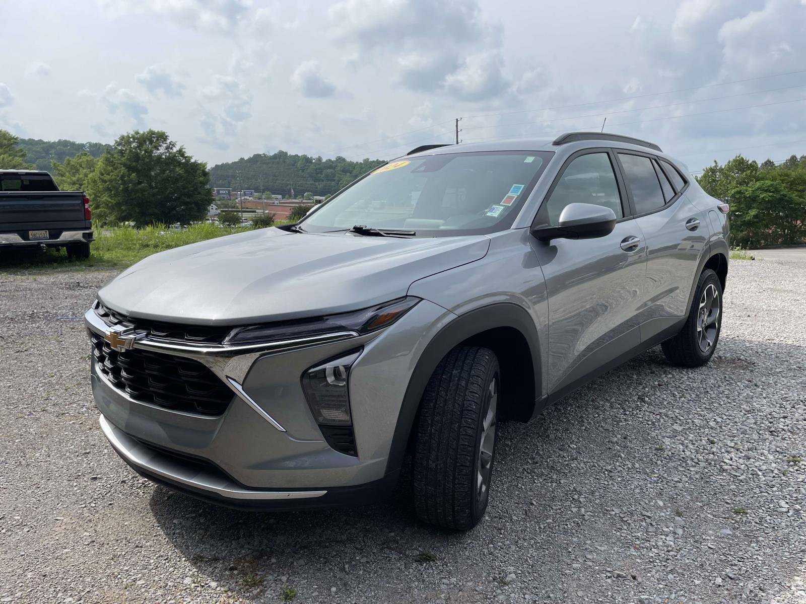 Used 2024 Chevrolet Trax LT FWD image 26