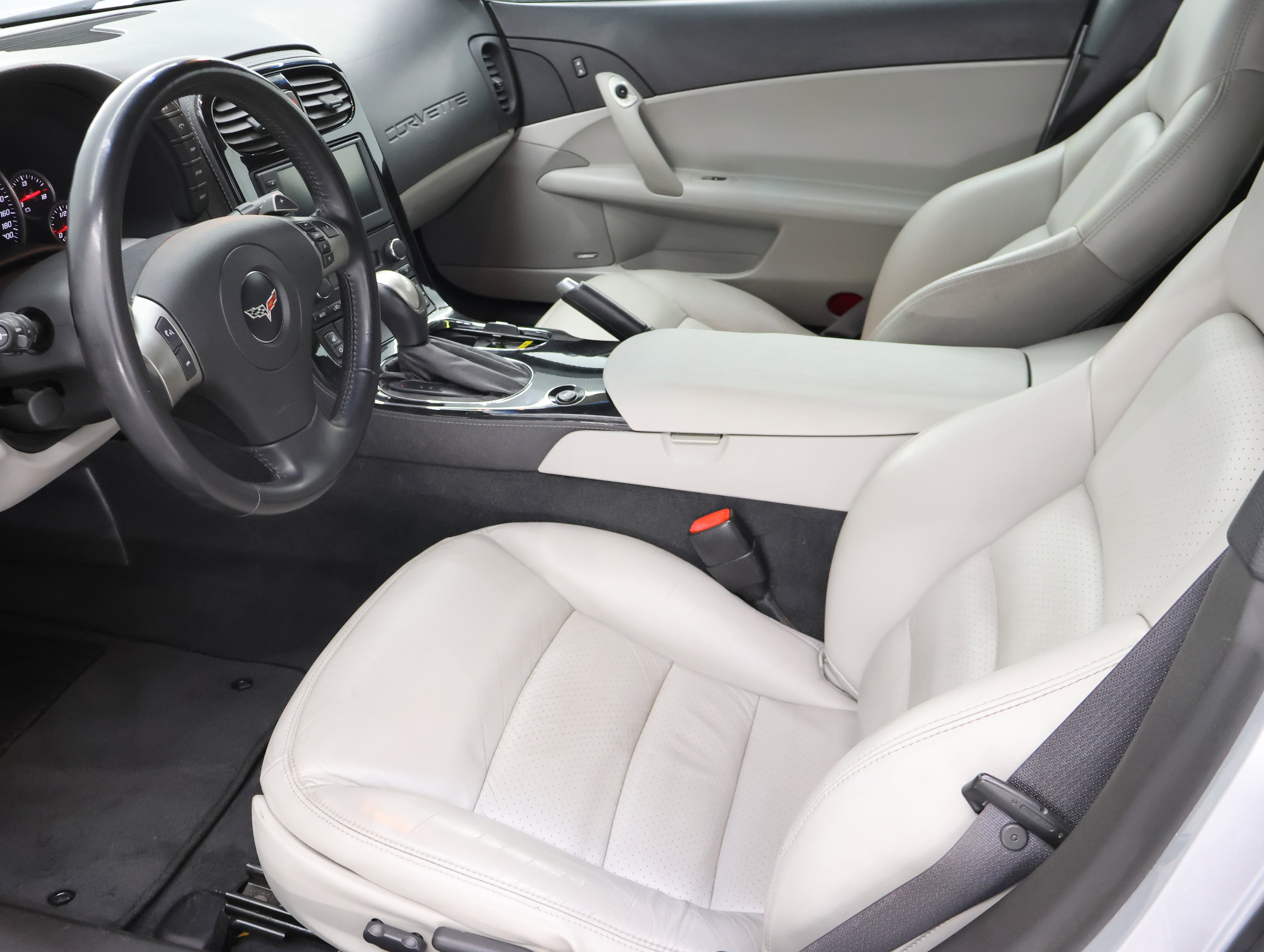Used 2009 Chevrolet Corvette Coupe w/ Preferred Equipment Group RWD image 8