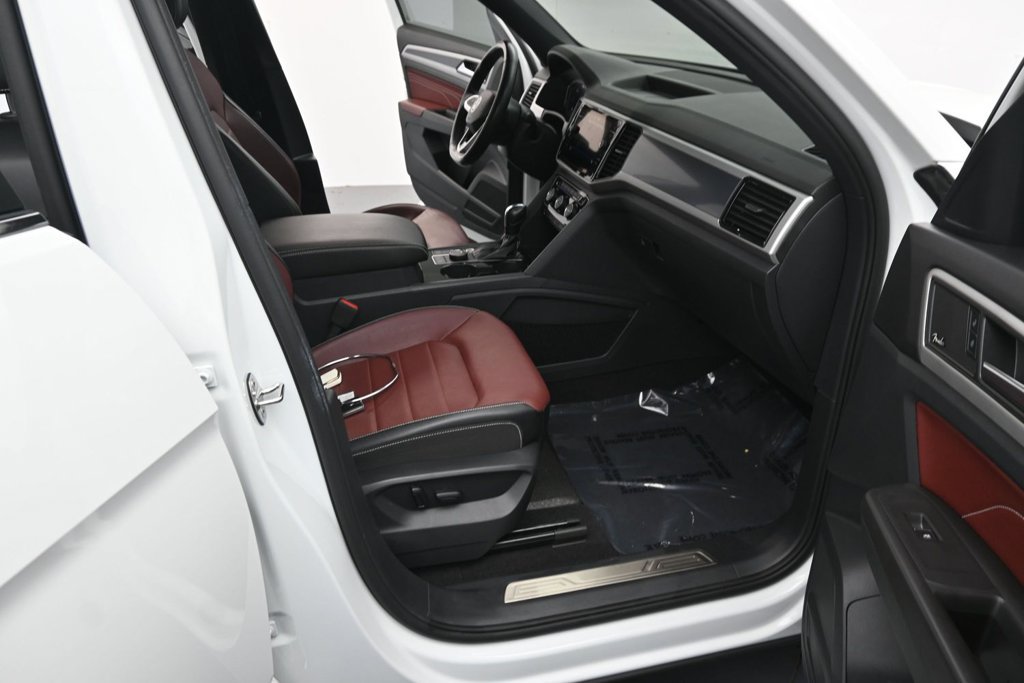 Used 2022 Volkswagen Atlas Cross Sport SEL Premium R-Line AWD/4WD image 19