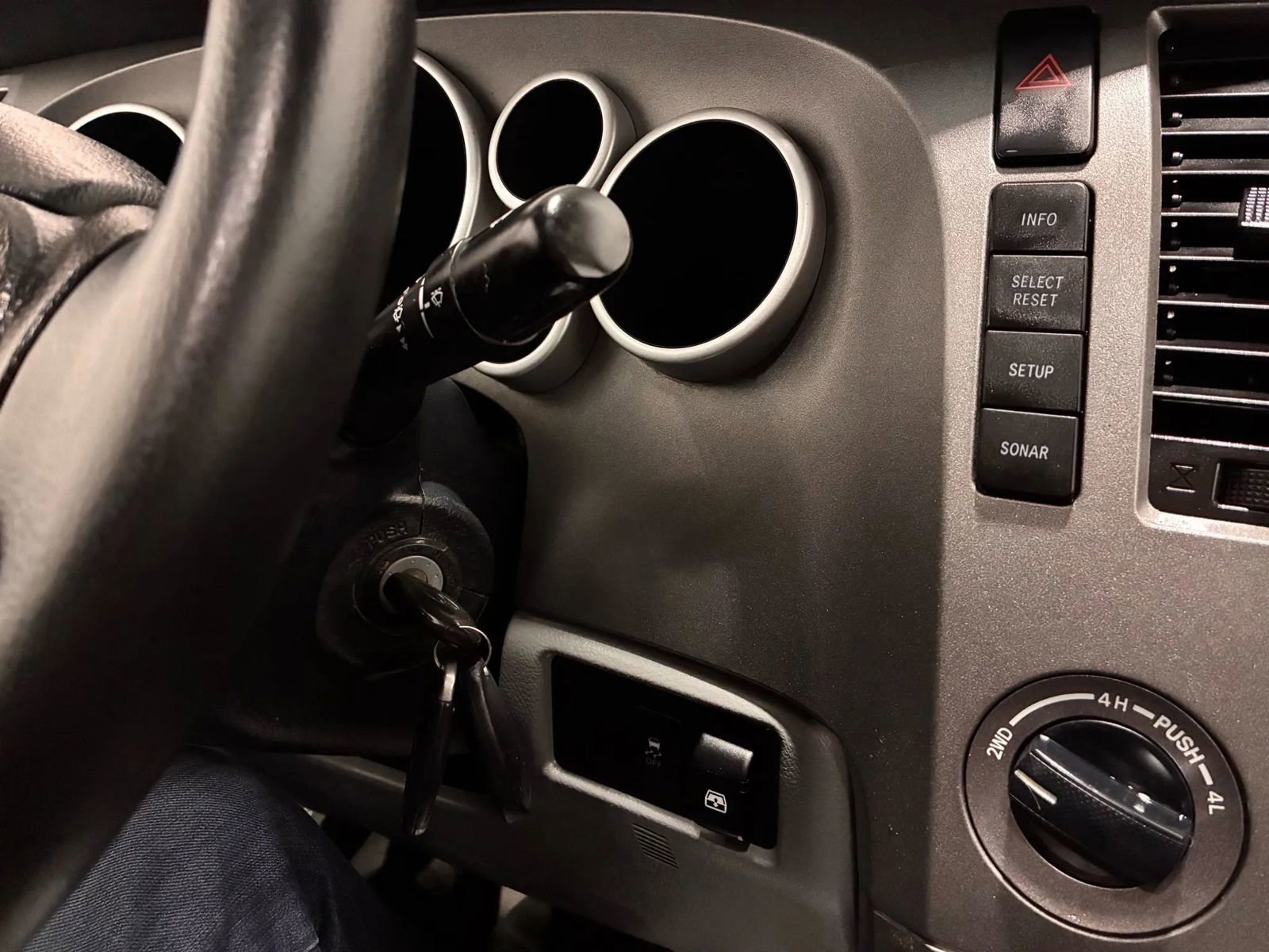 Used 2011 Toyota Tundra Limited w/ Memory Pkg AWD/4WD image 13
