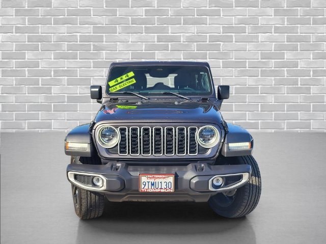 Used 2025 Jeep Wrangler Unlimited Sahara AWD/4WD image 2
