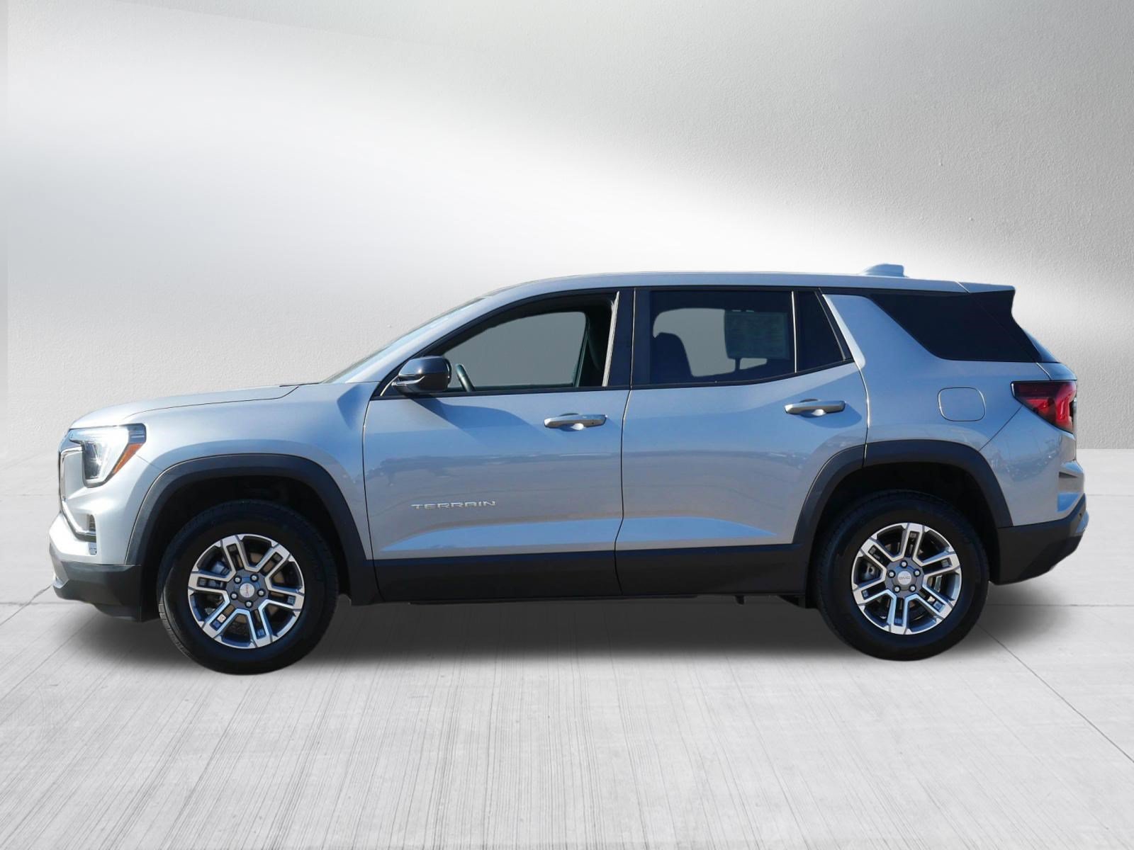 Used 2025 GMC Terrain Elevation AWD/4WD image 4