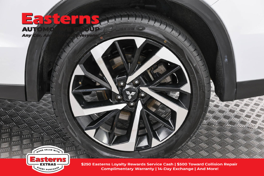 Used 2024 Mitsubishi Outlander SE AWD/4WD image 35