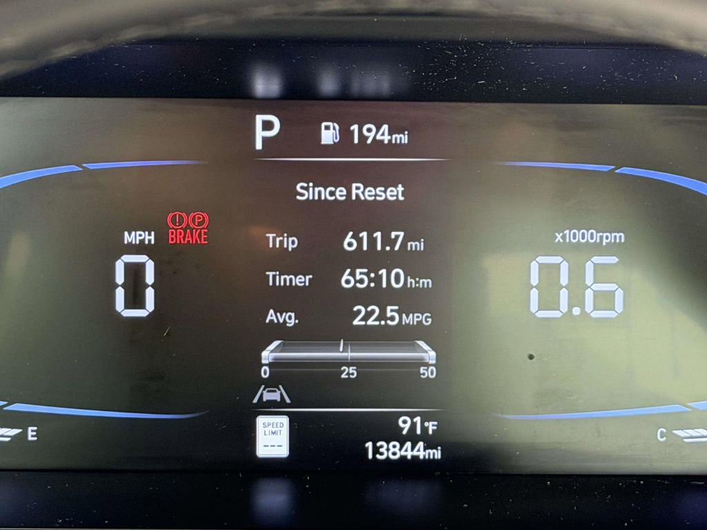 Used 2025 Hyundai Elantra Sport FWD image 12