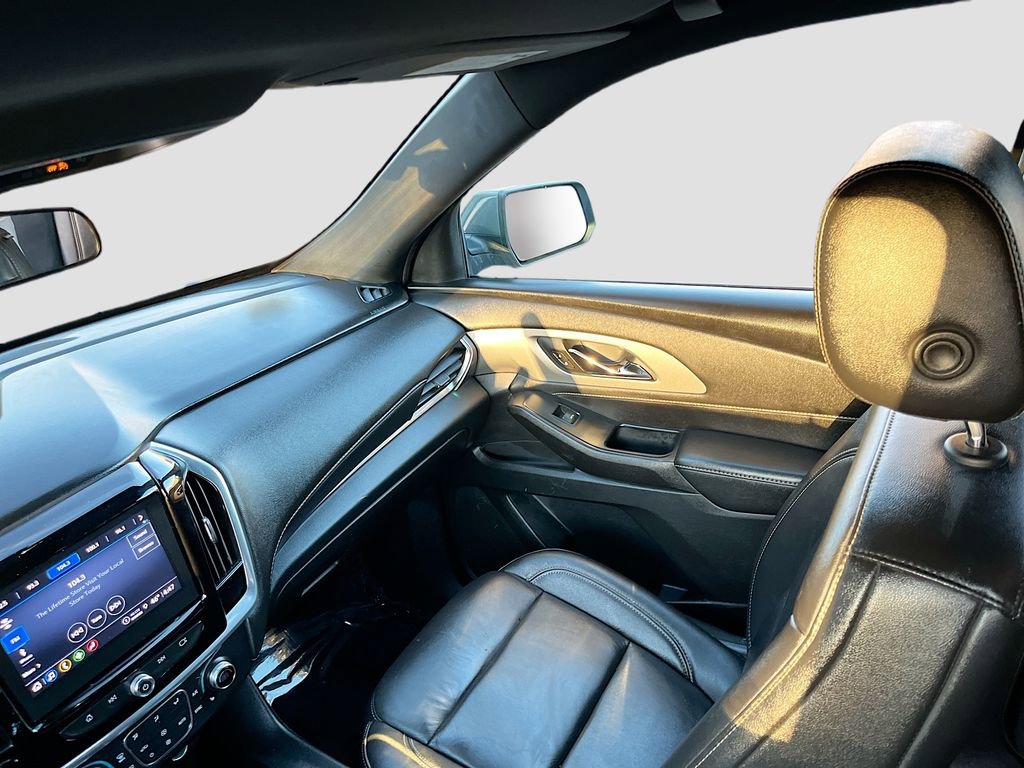 Used 2022 Chevrolet Traverse LT w/ LPO, Floor Liner Package image 23
