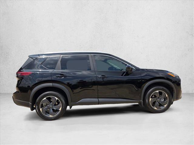 Used 2024 Nissan Rogue SV w/ SV Premium Package FWD image 4