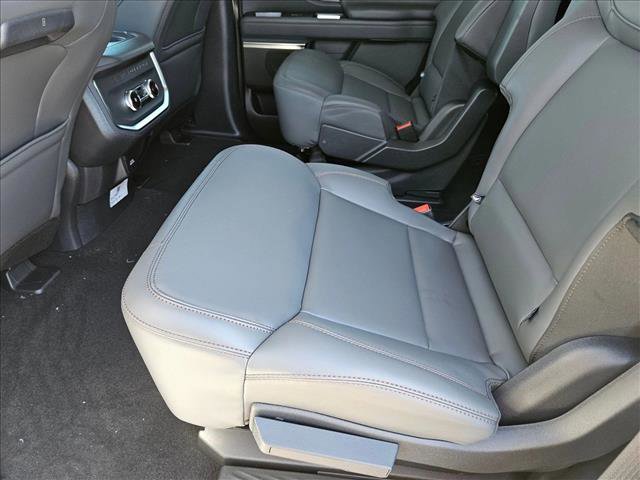 New 2025 Ford Expedition Active image 15