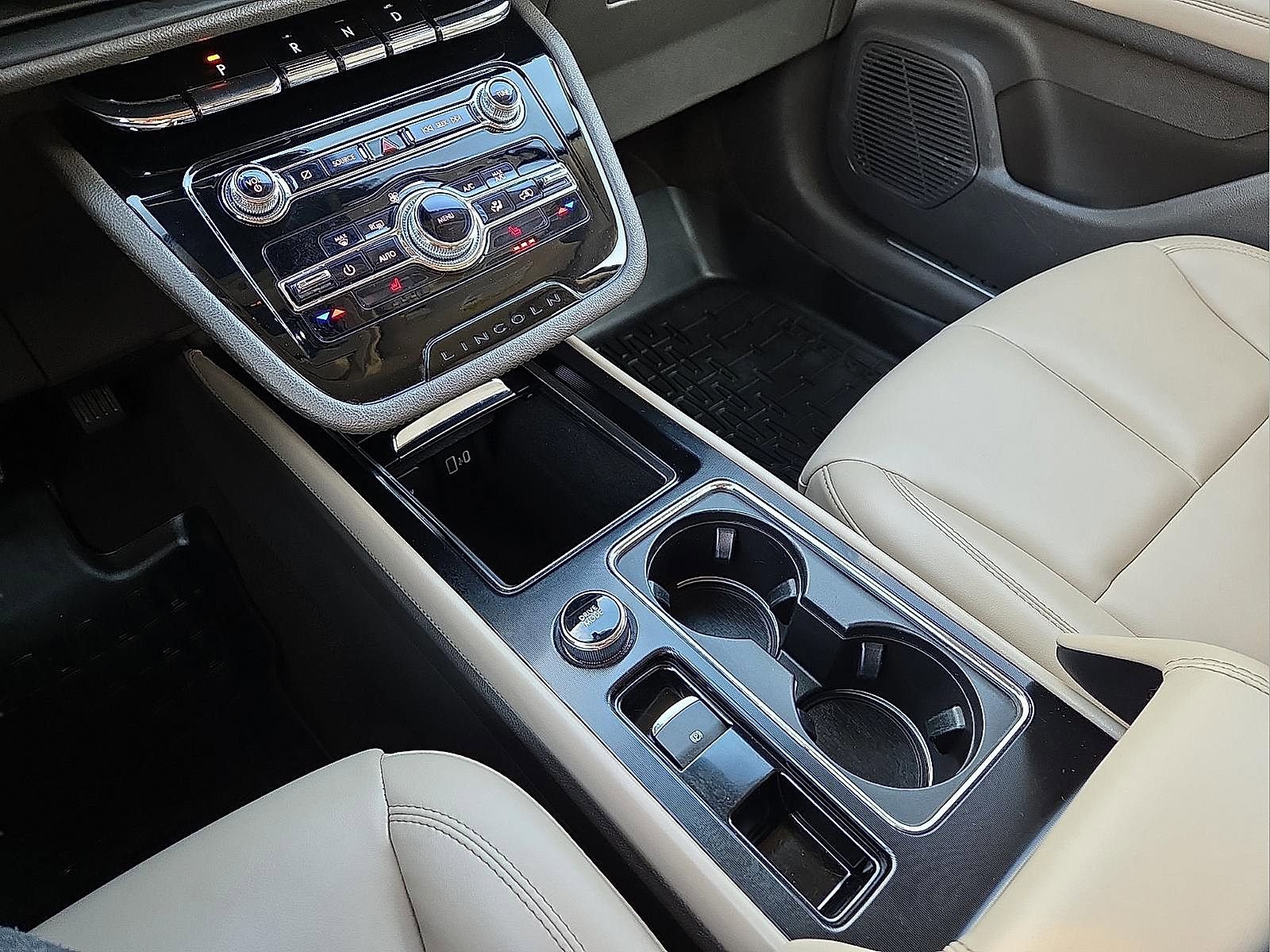 Used 2021 Lincoln Corsair FWD image 25