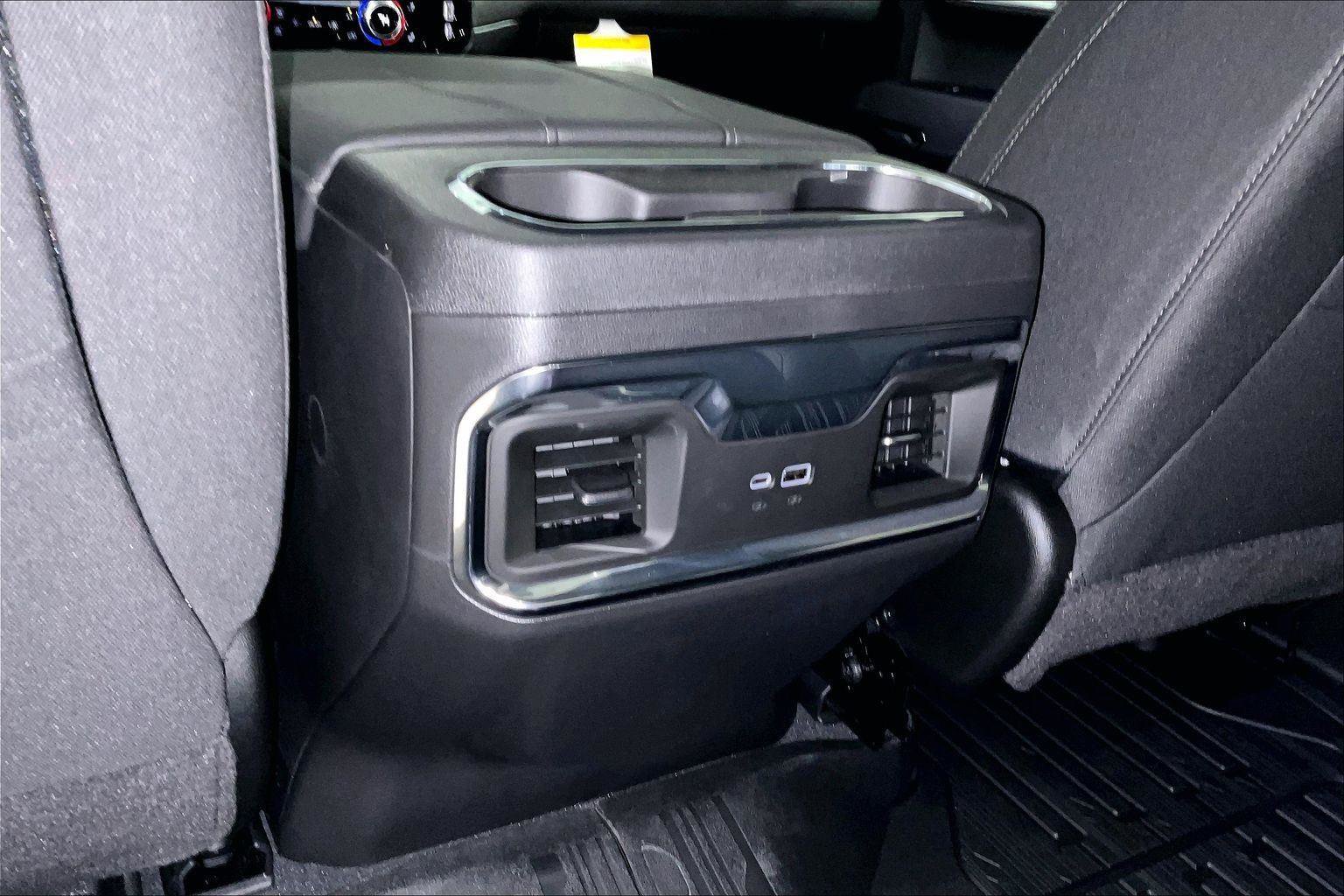 New 2026 GMC Sierra 1500 Elevation image 17