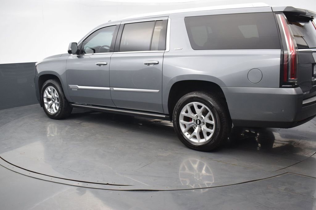 Used 2019 Cadillac Escalade ESV Platinum AWD/4WD image 4