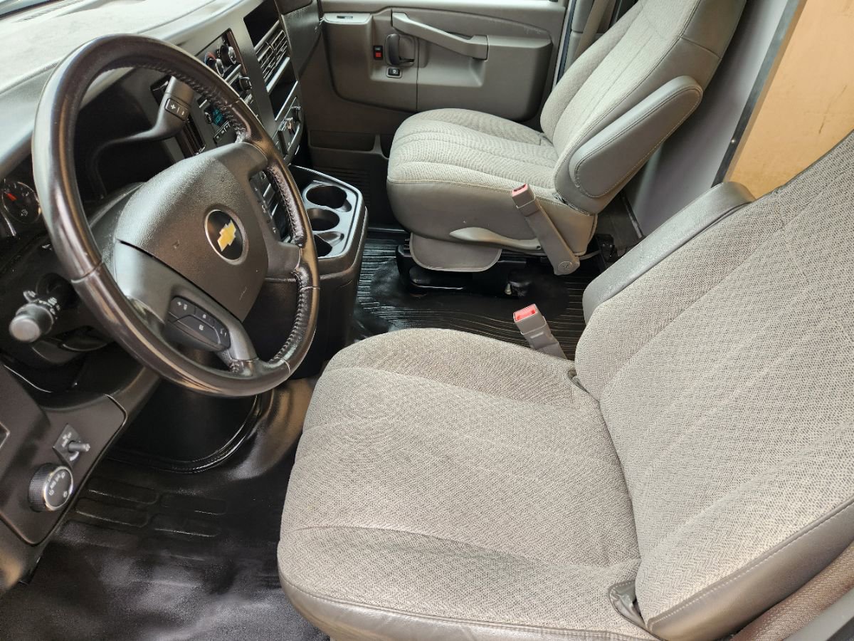 Used 2022 Chevrolet Express 3500 w/ Power Convenience Package RWD image 16