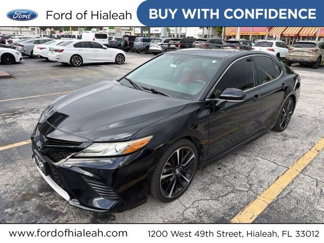 Used 2018 Toyota Camry XSE FWD image 1