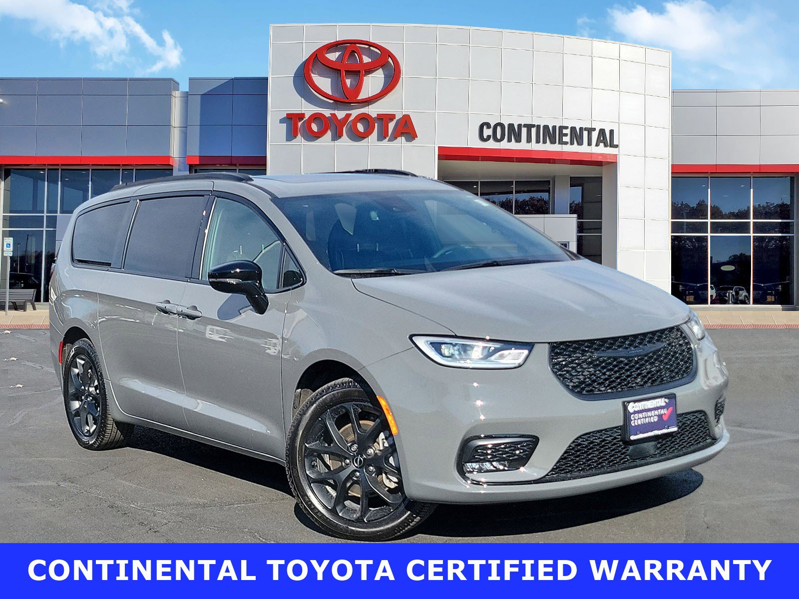 Used 2025 Chrysler Pacifica Limited