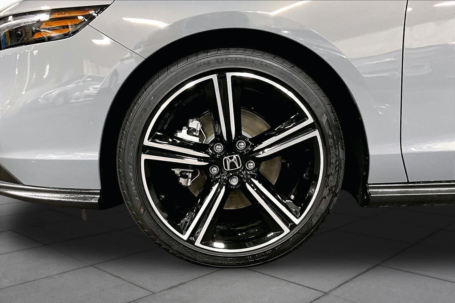 Used 2025 Honda Accord Sport image 11