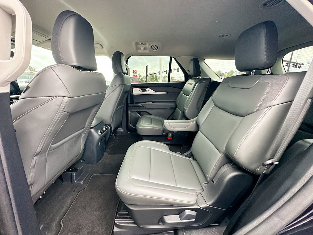 Certified 2025 Ford Explorer Active w/ Active Comfort Package image 17