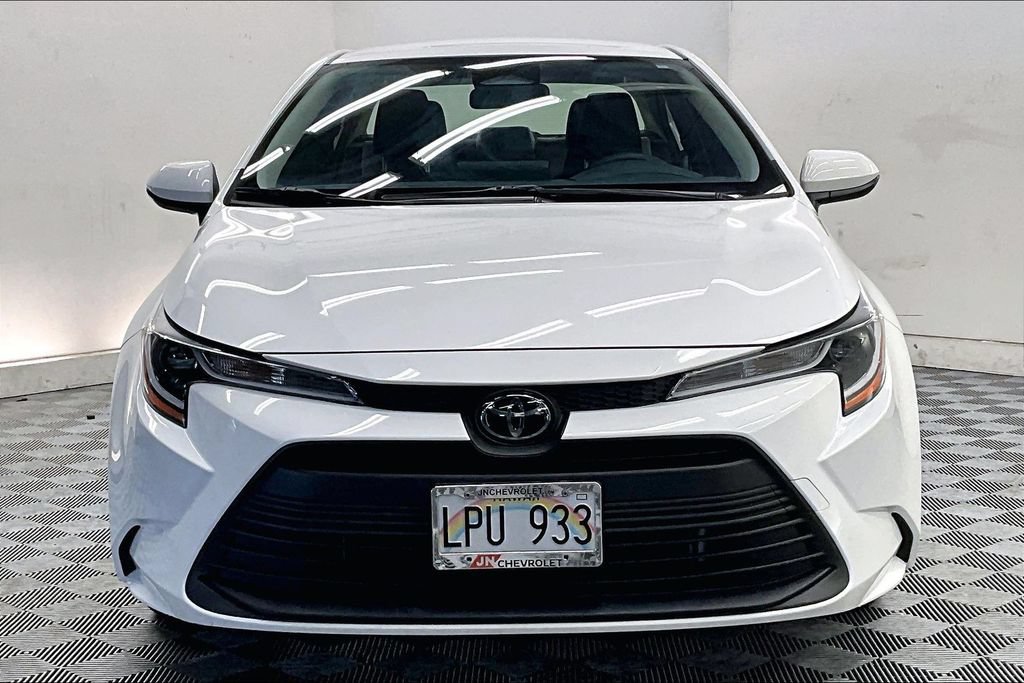 Used 2025 Toyota Corolla LE FWD image 2