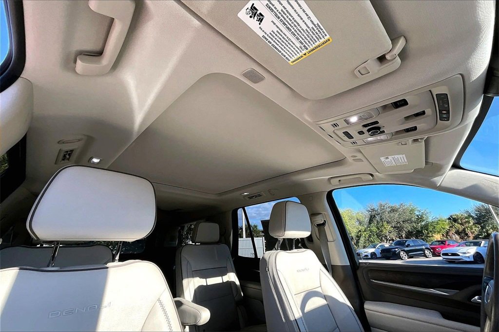 Used 2021 GMC Yukon Denali w/ Denali Premium Package image 21