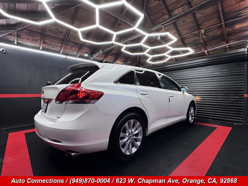 Used 2015 Toyota Venza LE FWD image 3