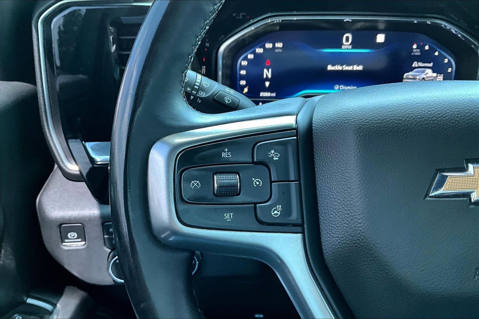 Used 2023 Chevrolet Silverado 1500 LT w/ Z71 Off-Road Package AWD/4WD image 11