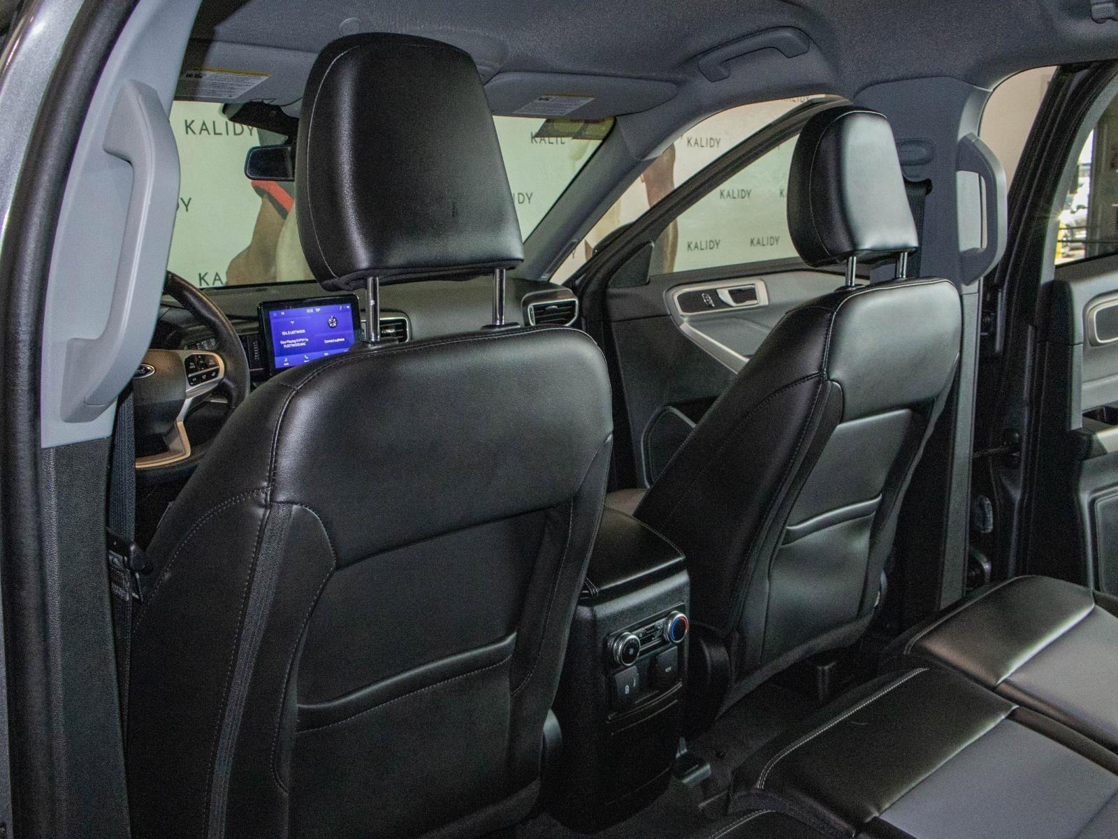 Used 2023 Ford Explorer XLT w/ Equipment Group 202A image 9