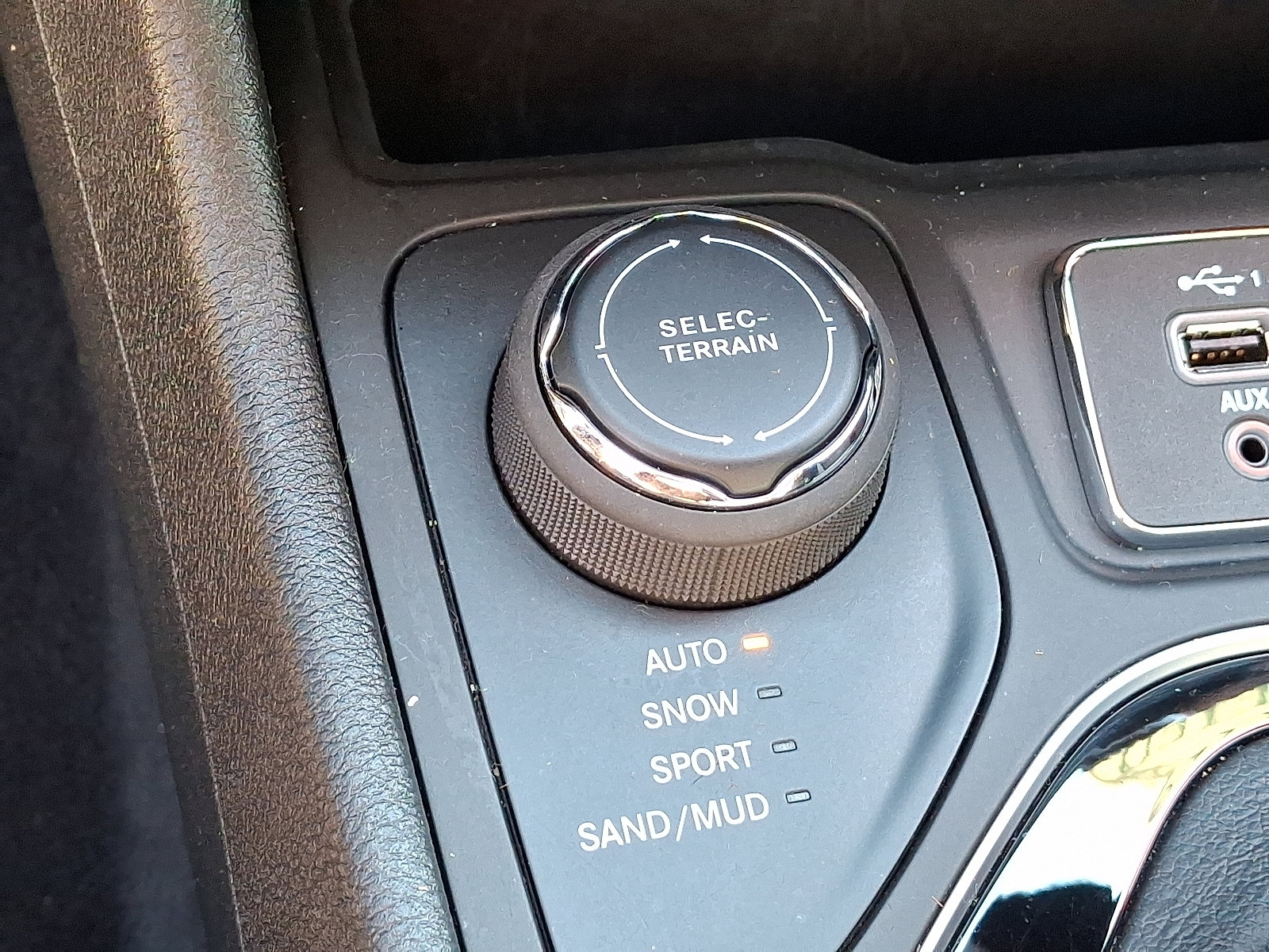 Certified 2023 Jeep Cherokee Altitude Lux image 25