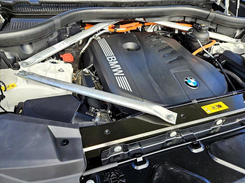 Used 2024 BMW X5 xDrive50e image 17