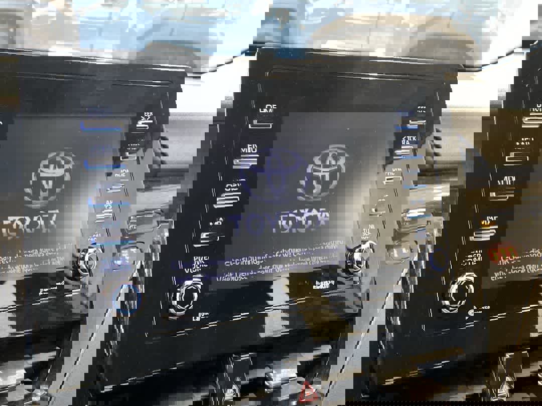 Used 2023 Toyota Camry SE image 16