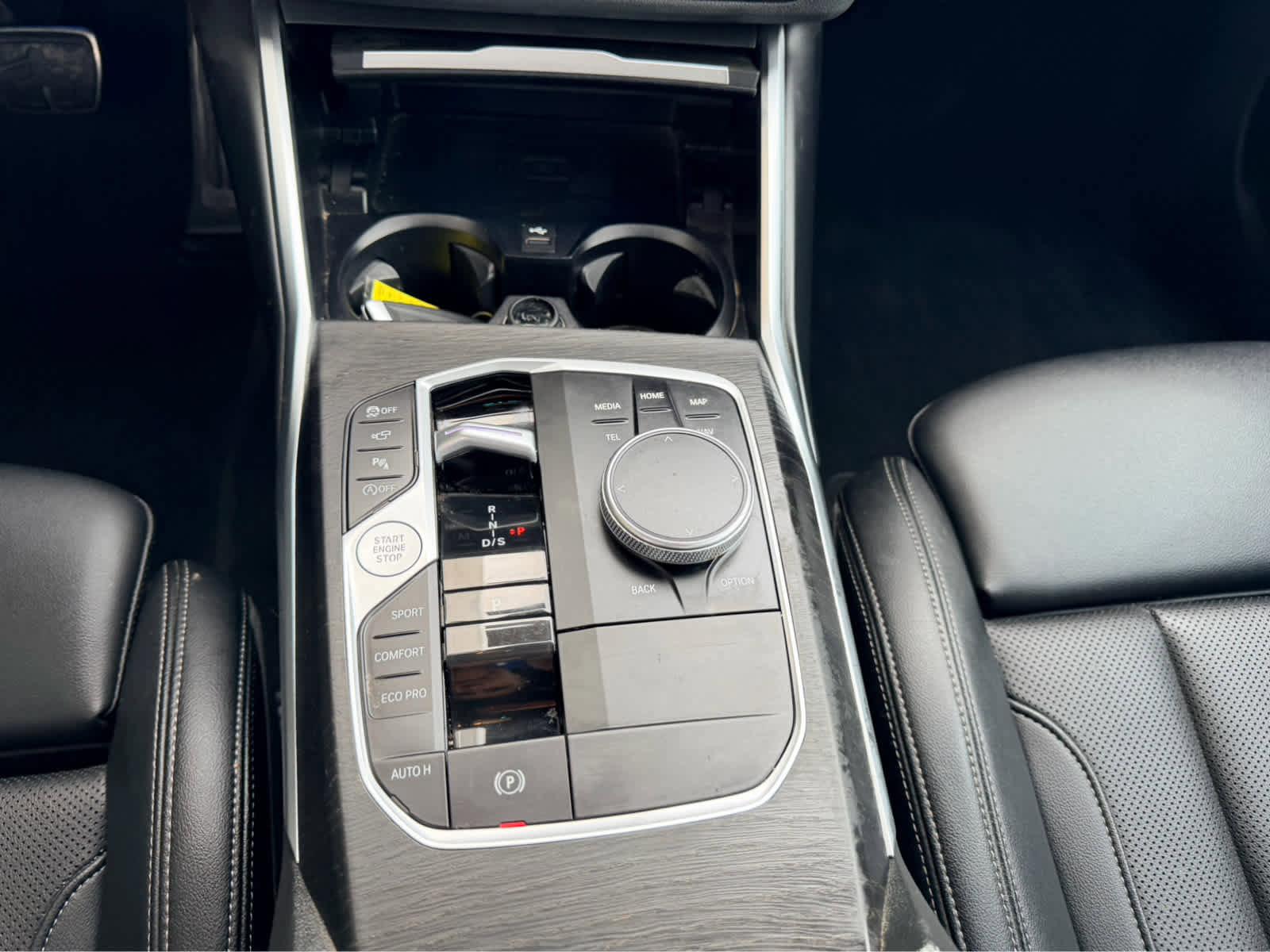 Used 2024 BMW 330i Sedan w/ M Sport Package image 16