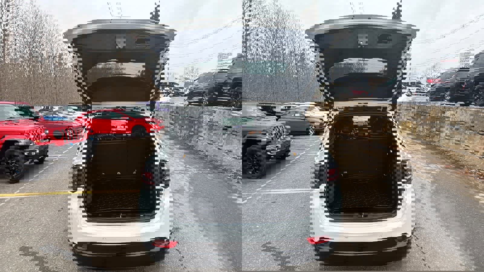 Used 2025 Jeep Compass Limited w/ Elite Group image 32