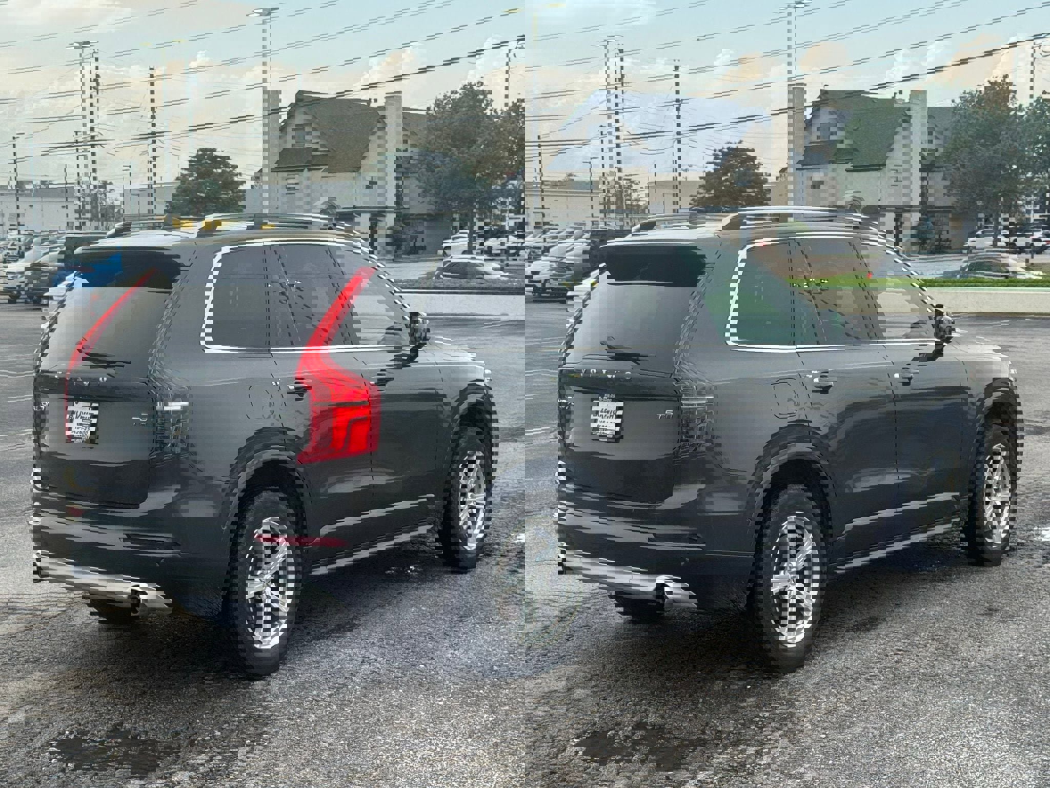 Used 2018 Volvo XC90 T5 Momentum w/ Convenience Package image 3