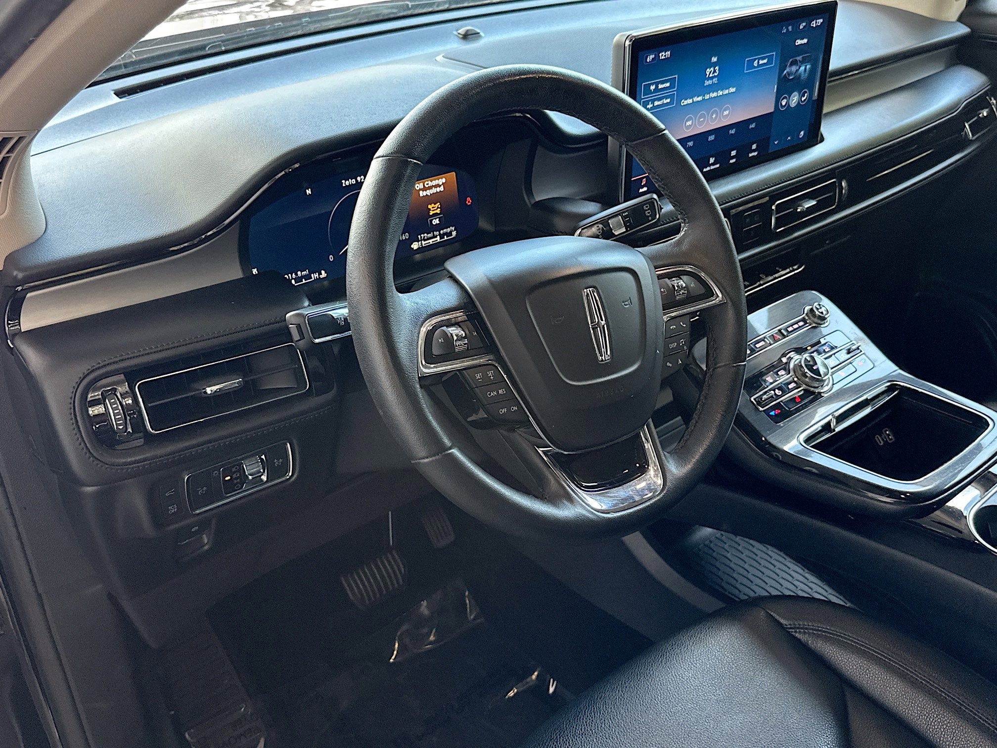 Used 2022 Lincoln Nautilus FWD w/ Premium Package image 9