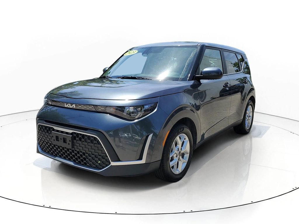 Certified 2023 Kia Soul S FWD image 3