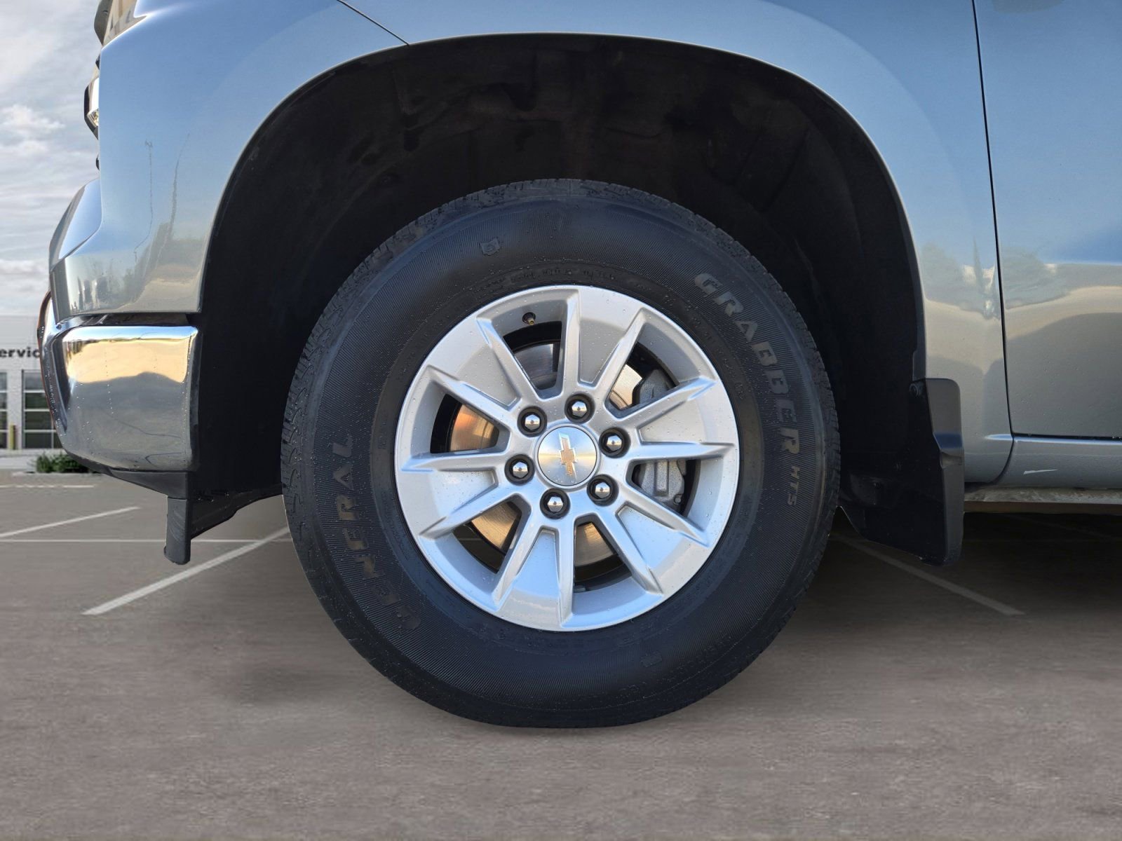 Used 2025 Chevrolet Silverado 1500 LT RWD image 9
